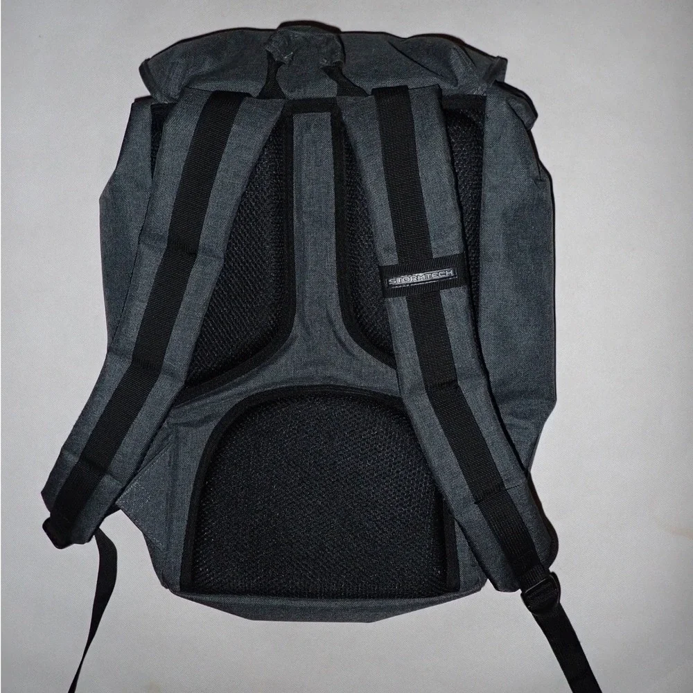 Stormtech Performance Oasis Backpack Laptop Storage Charcoal Grey Pockets